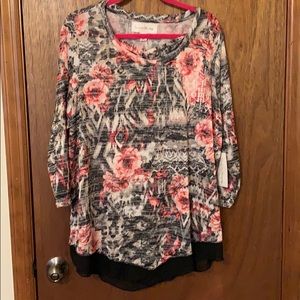 3/4 sleeve floral top